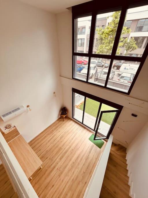 Loft 007 Con Jardin, Piscina, Garaje Y Netflix Apartman San Sebastián de los Reyes Kültér fotó