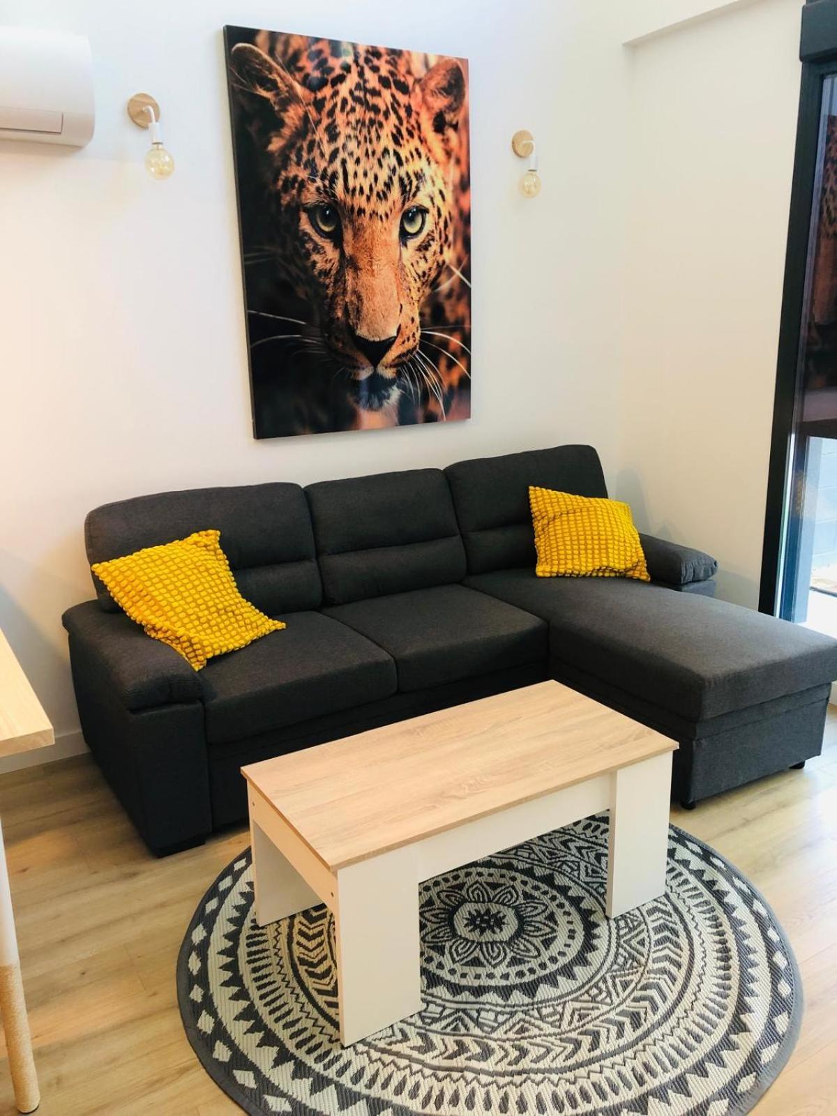 Loft 007 Con Jardin, Piscina, Garaje Y Netflix Apartman San Sebastián de los Reyes Kültér fotó